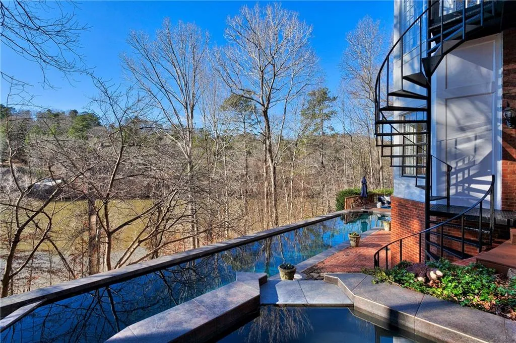 205 Grogans Lake Pointe, Sandy Springs, Georgia 30350, 5 Bedrooms Bedrooms, ,3 BathroomsBathrooms,Residential,Sold,205 Grogans Lake Pointe,6506249