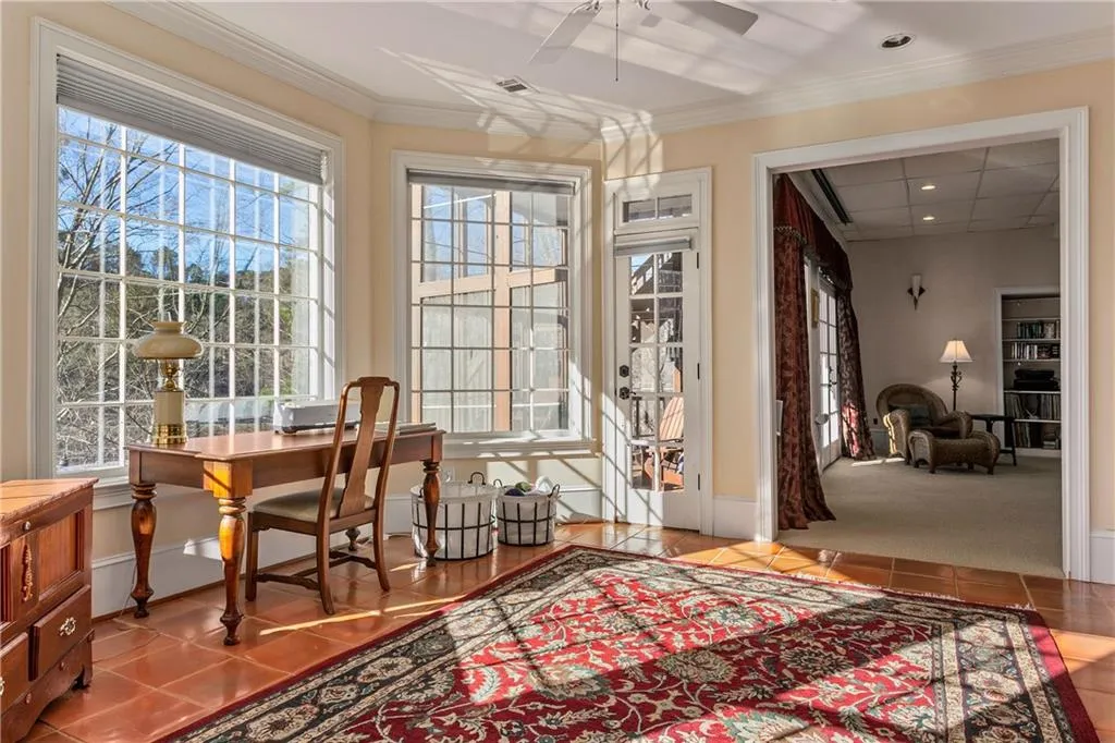 205 Grogans Lake Pointe, Sandy Springs, Georgia 30350, 5 Bedrooms Bedrooms, ,3 BathroomsBathrooms,Residential,Sold,205 Grogans Lake Pointe,6506249