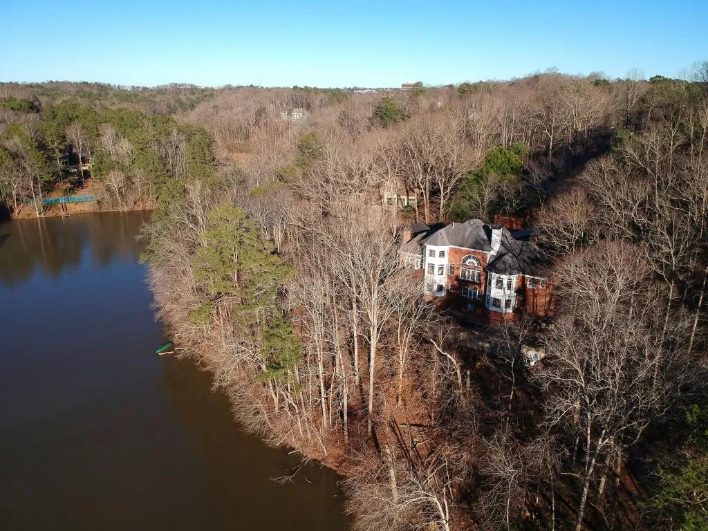 205 Grogans Lake Pointe, Sandy Springs, Georgia 30350, 5 Bedrooms Bedrooms, ,3 BathroomsBathrooms,Residential,Sold,205 Grogans Lake Pointe,6506249