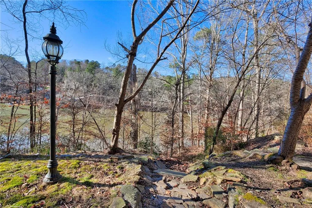 205 Grogans Lake Pointe, Sandy Springs, Georgia 30350, 5 Bedrooms Bedrooms, ,3 BathroomsBathrooms,Residential,Sold,205 Grogans Lake Pointe,6506249