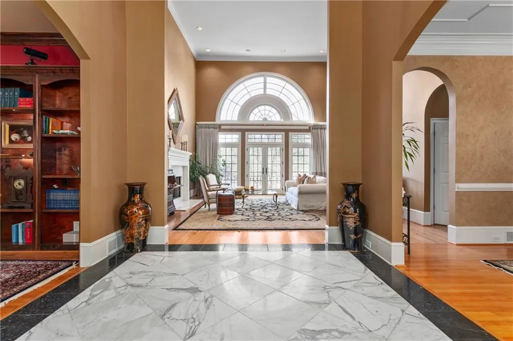 205 Grogans Lake Pointe, Sandy Springs, Georgia 30350, 5 Bedrooms Bedrooms, ,3 BathroomsBathrooms,Residential,Sold,205 Grogans Lake Pointe,6506249