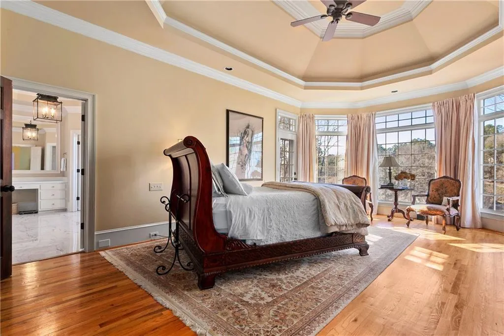 205 Grogans Lake Pointe, Sandy Springs, Georgia 30350, 5 Bedrooms Bedrooms, ,3 BathroomsBathrooms,Residential,Sold,205 Grogans Lake Pointe,6506249