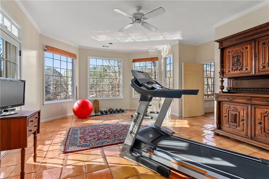 205 Grogans Lake Pointe, Sandy Springs, Georgia 30350, 5 Bedrooms Bedrooms, ,3 BathroomsBathrooms,Residential,Sold,205 Grogans Lake Pointe,6506249