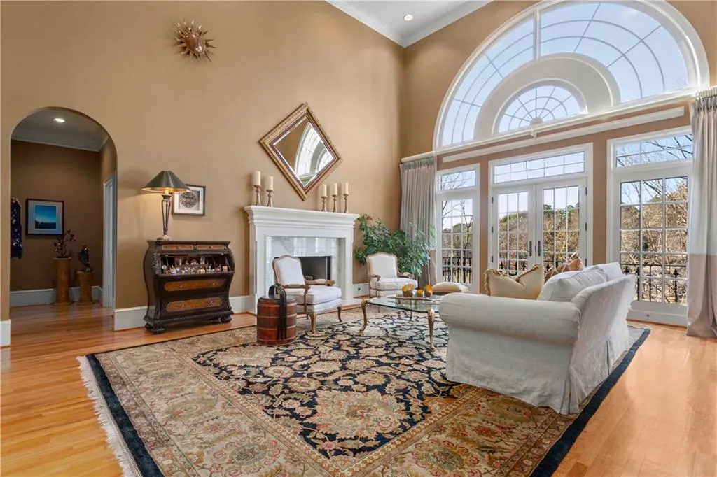 205 Grogans Lake Pointe, Sandy Springs, Georgia 30350, 5 Bedrooms Bedrooms, ,3 BathroomsBathrooms,Residential,Sold,205 Grogans Lake Pointe,6506249