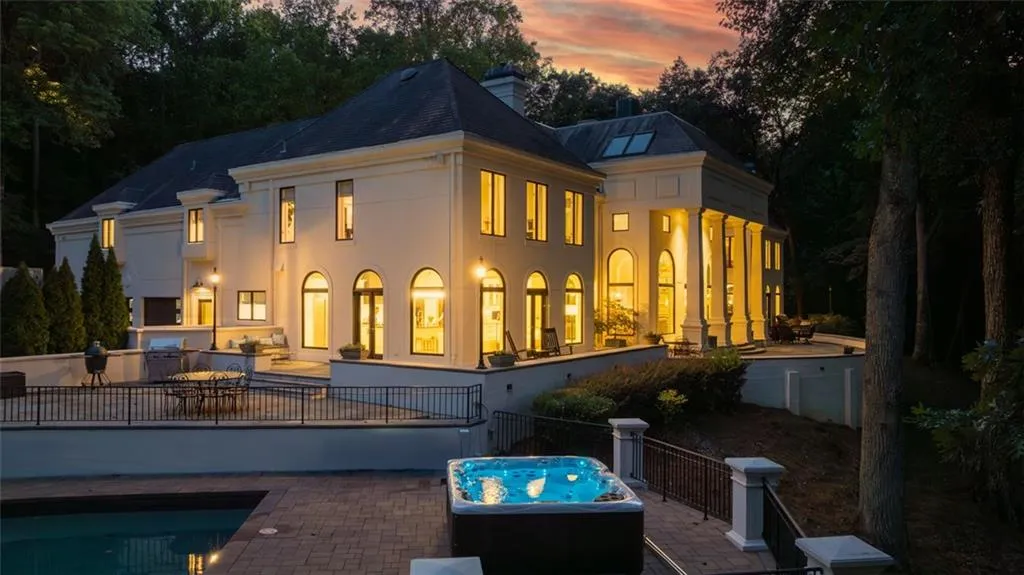 8120 Jett Ferry Road, Sandy Springs, Georgia 30350, 7 Bedrooms Bedrooms, ,8 BathroomsBathrooms,Residential,Sold,8120 Jett Ferry Road,7443886