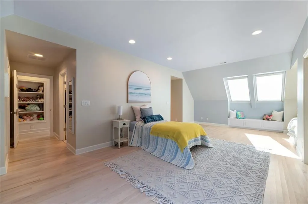 Dual Closets, Desk Area & Play Room