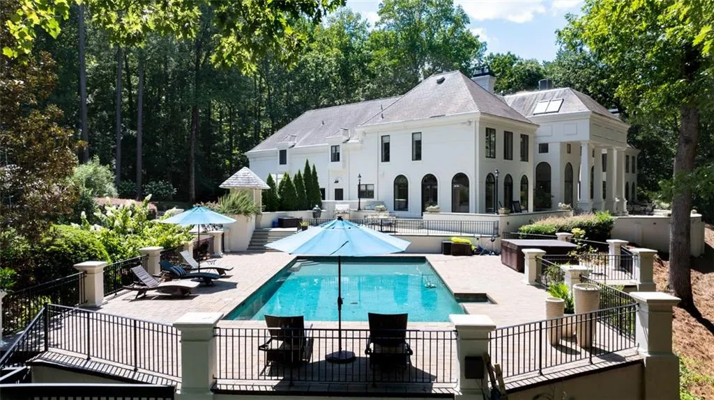 8120 Jett Ferry Road, Sandy Springs, Georgia 30350, 7 Bedrooms Bedrooms, ,8 BathroomsBathrooms,Residential,Sold,8120 Jett Ferry Road,7443886