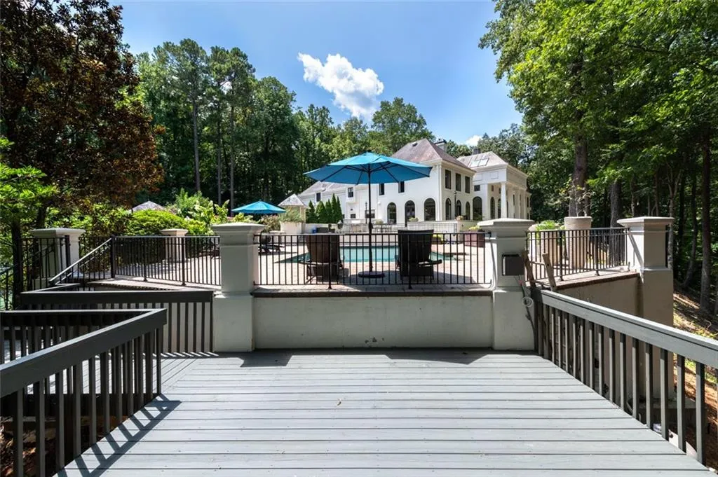 Deck Off Pool