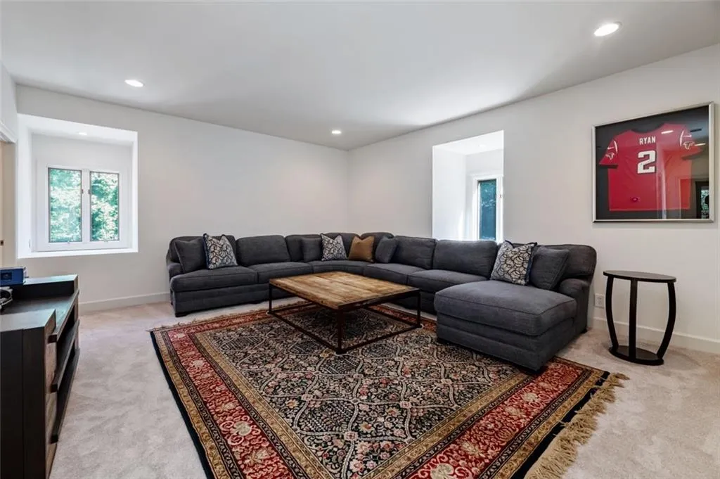8120 Jett Ferry Road, Sandy Springs, Georgia 30350, 7 Bedrooms Bedrooms, ,8 BathroomsBathrooms,Residential,Sold,8120 Jett Ferry Road,7443886