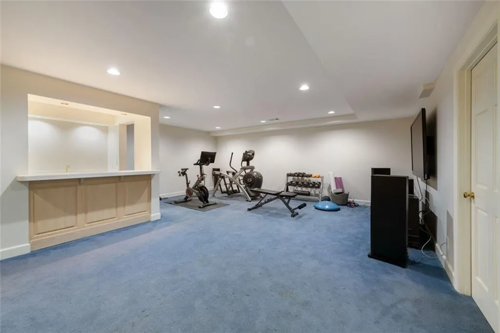 Basement with Bar, Sauna & Full Bath