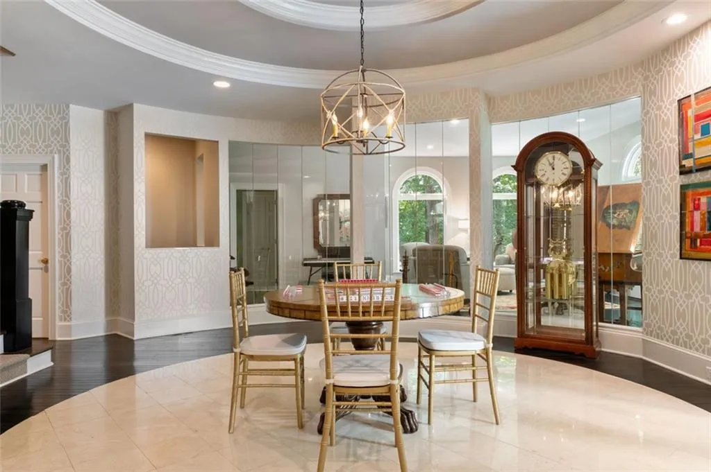 Elegant Circular Room for Games & Wine Tasting