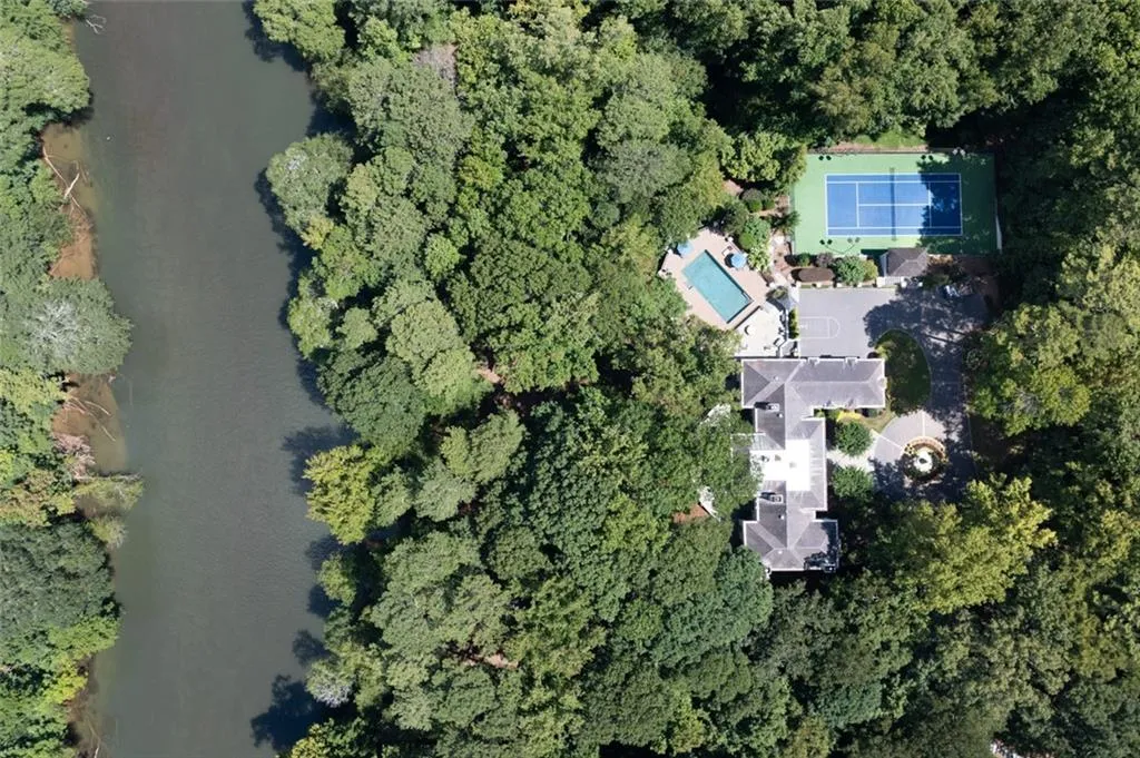 8120 Jett Ferry Road, Sandy Springs, Georgia 30350, 7 Bedrooms Bedrooms, ,8 BathroomsBathrooms,Residential,Sold,8120 Jett Ferry Road,7443886