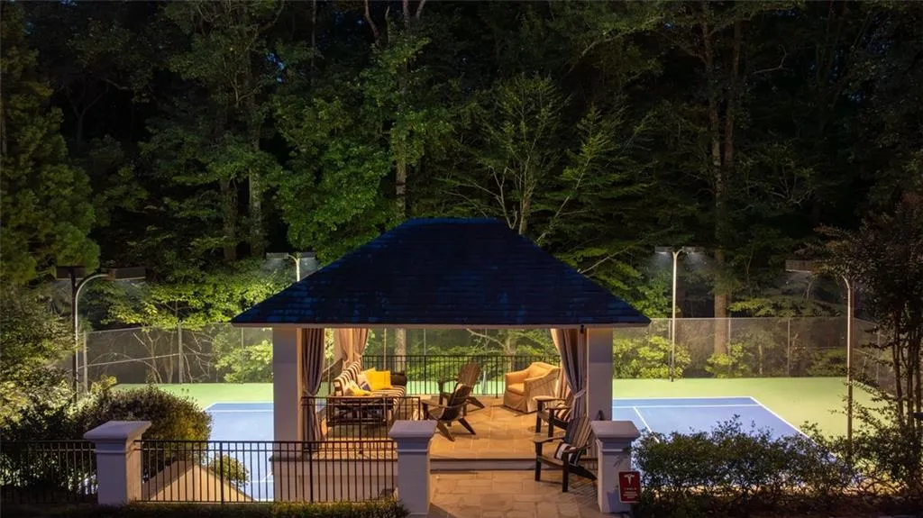 8120 Jett Ferry Road, Sandy Springs, Georgia 30350, 7 Bedrooms Bedrooms, ,8 BathroomsBathrooms,Residential,Sold,8120 Jett Ferry Road,7443886