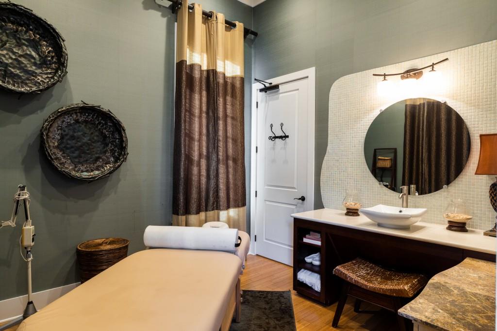 200 River Vista Drive Unit 727, Atlanta, Georgia 30339, 2 Bedrooms Bedrooms, ,2 BathroomsBathrooms,Residential,Sold,200 River Vista Drive Unit 727,7289777