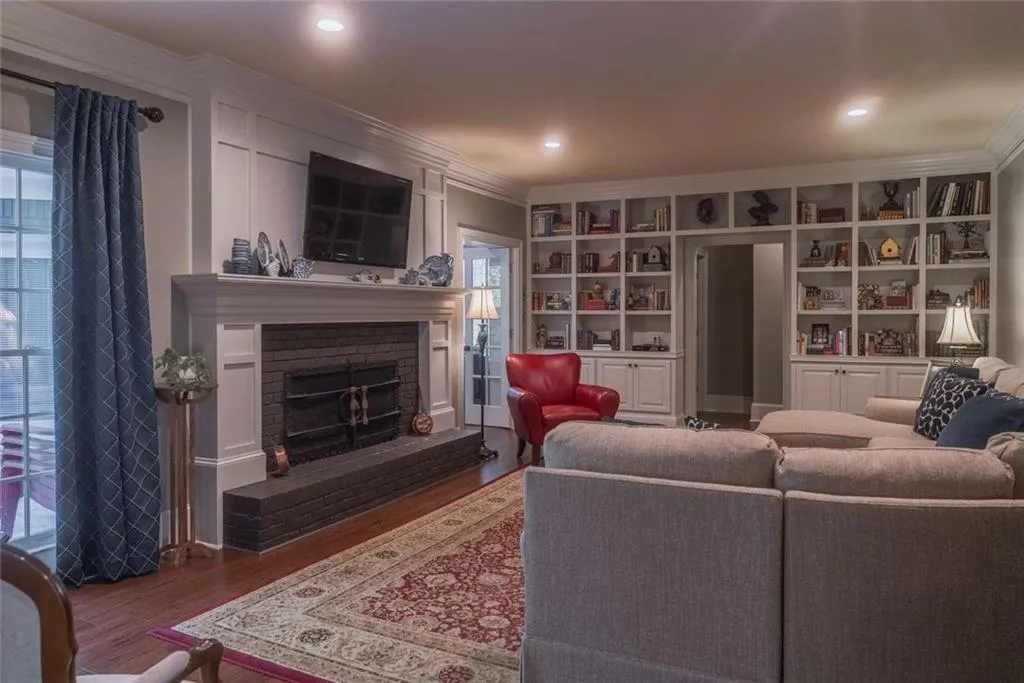 145 Trail Point, Sandy Springs, Georgia 30350, 5 Bedrooms Bedrooms, ,4 BathroomsBathrooms,Residential,Sold,145 Trail Point,7193418