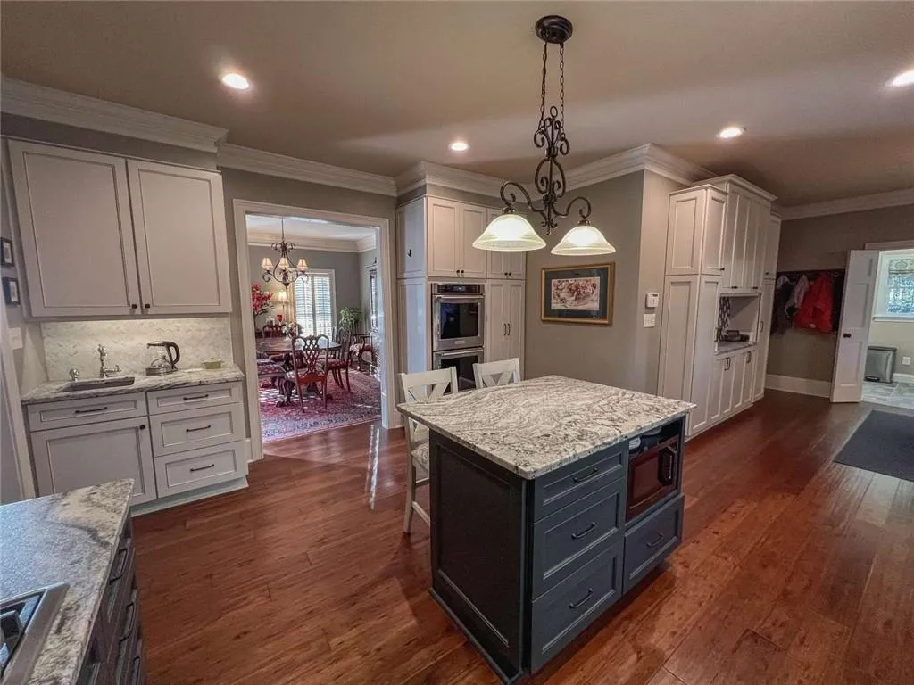 145 Trail Point, Sandy Springs, Georgia 30350, 5 Bedrooms Bedrooms, ,4 BathroomsBathrooms,Residential,Sold,145 Trail Point,7193418