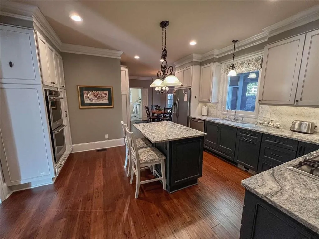 145 Trail Point, Sandy Springs, Georgia 30350, 5 Bedrooms Bedrooms, ,4 BathroomsBathrooms,Residential,Sold,145 Trail Point,7193418