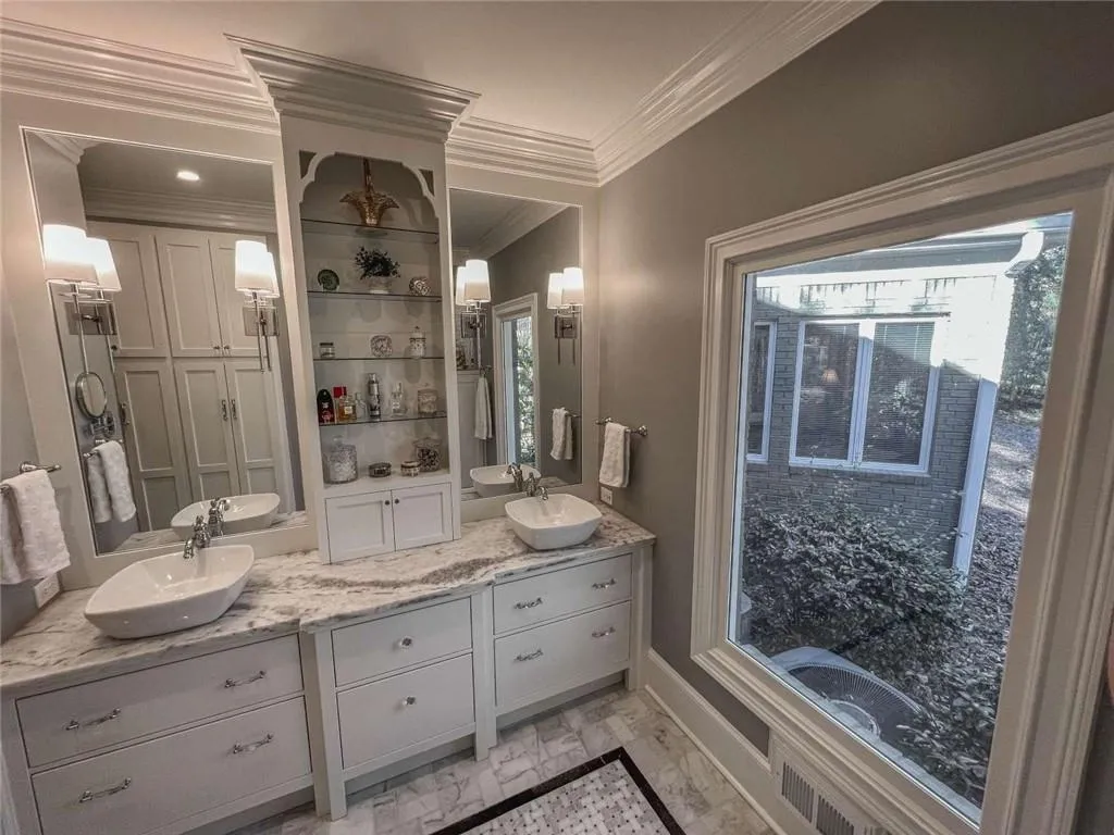 145 Trail Point, Sandy Springs, Georgia 30350, 5 Bedrooms Bedrooms, ,4 BathroomsBathrooms,Residential,Sold,145 Trail Point,7193418