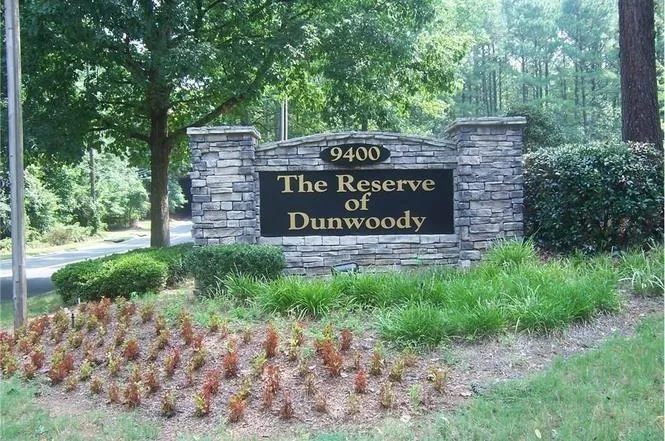 9400 Roberts Drive Unit 5h, Sandy Springs, Georgia 30350, 2 Bedrooms Bedrooms, ,2 BathroomsBathrooms,Residential,Sold,9400 Roberts Drive Unit 5h,6794607