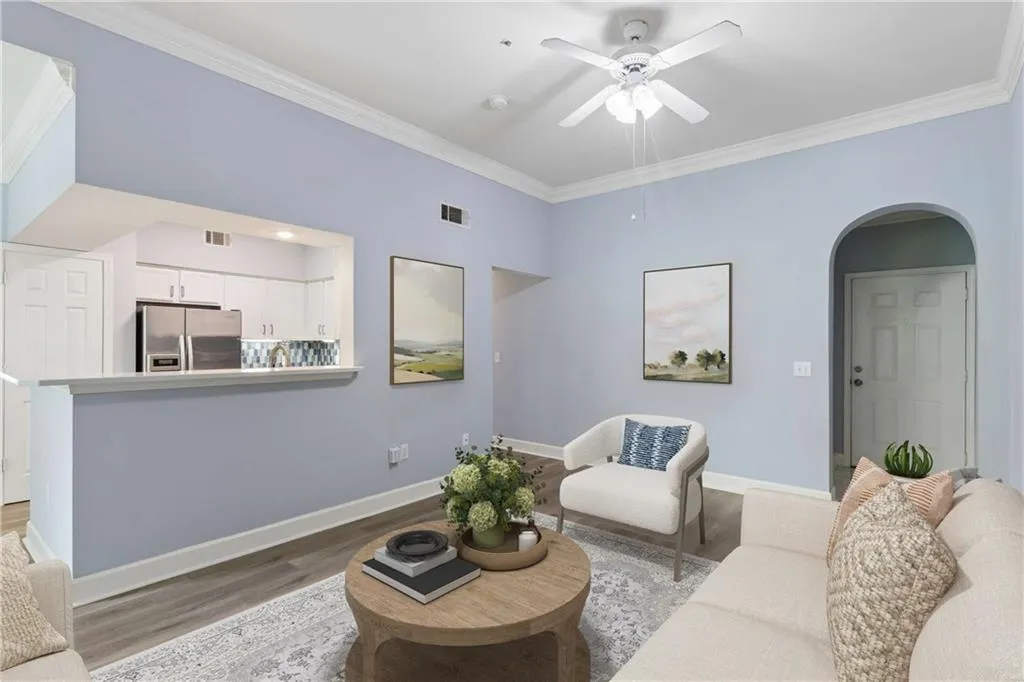 This room has been virtually staged