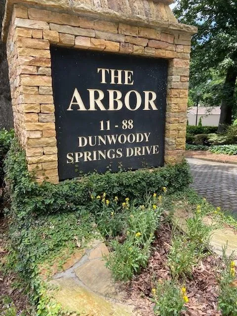 38 Dunwoody Springs Drive Unit 38, Sandy Springs, Georgia 30328, 3 Bedrooms Bedrooms, ,2 BathroomsBathrooms,Residential,Sold,38 Dunwoody Springs Drive Unit 38,6733029