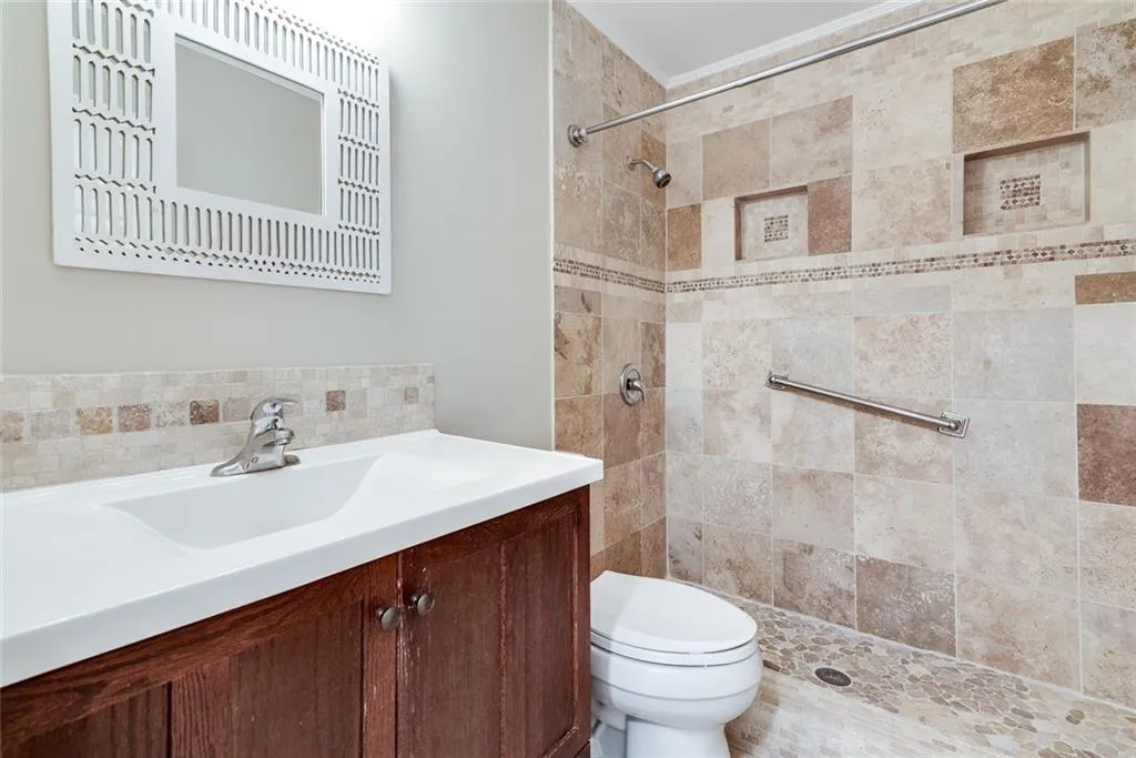 38 Dunwoody Springs Drive Unit 38, Sandy Springs, Georgia 30328, 3 Bedrooms Bedrooms, ,2 BathroomsBathrooms,Residential,Sold,38 Dunwoody Springs Drive Unit 38,6733029