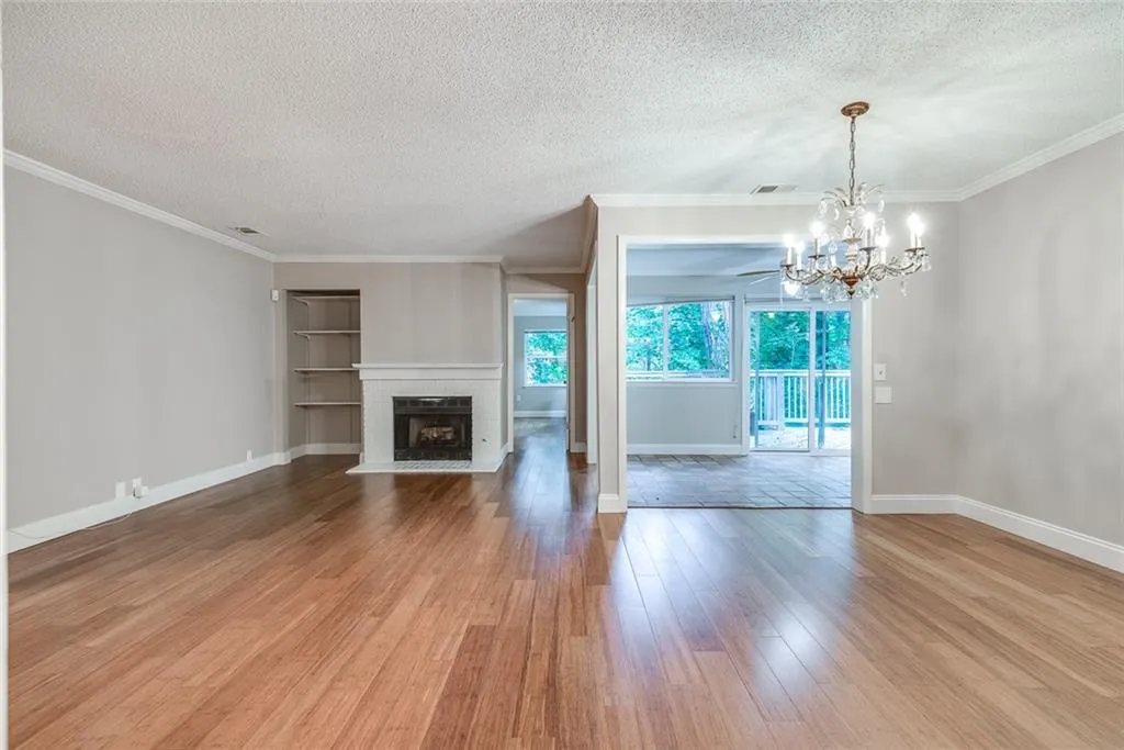 38 Dunwoody Springs Drive Unit 38, Sandy Springs, Georgia 30328, 3 Bedrooms Bedrooms, ,2 BathroomsBathrooms,Residential,Sold,38 Dunwoody Springs Drive Unit 38,6733029