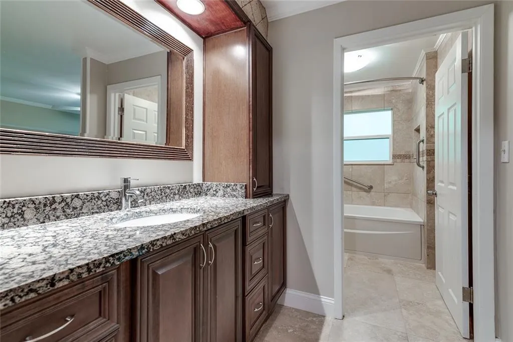 38 Dunwoody Springs Drive Unit 38, Sandy Springs, Georgia 30328, 3 Bedrooms Bedrooms, ,2 BathroomsBathrooms,Residential,Sold,38 Dunwoody Springs Drive Unit 38,6733029