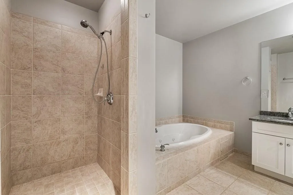 6105 Blue Stone Road Unit 219, Sandy Springs, Georgia 30328, 2 Bedrooms Bedrooms, ,2 BathroomsBathrooms,Residential,Sold,6105 Blue Stone Road Unit 219,6740289