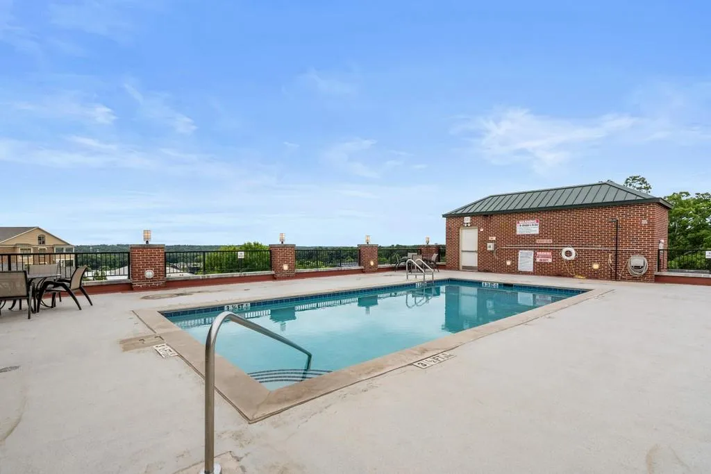 6105 Blue Stone Road Unit 219, Sandy Springs, Georgia 30328, 2 Bedrooms Bedrooms, ,2 BathroomsBathrooms,Residential,Sold,6105 Blue Stone Road Unit 219,6740289