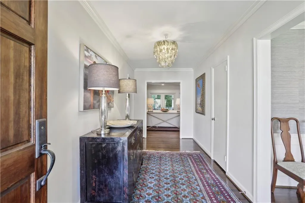 1299 W Wesley Road Nw, Atlanta, Georgia 30327, 5 Bedrooms Bedrooms, ,4 BathroomsBathrooms,Residential,For Sale,1299 W Wesley Road Nw,7564383