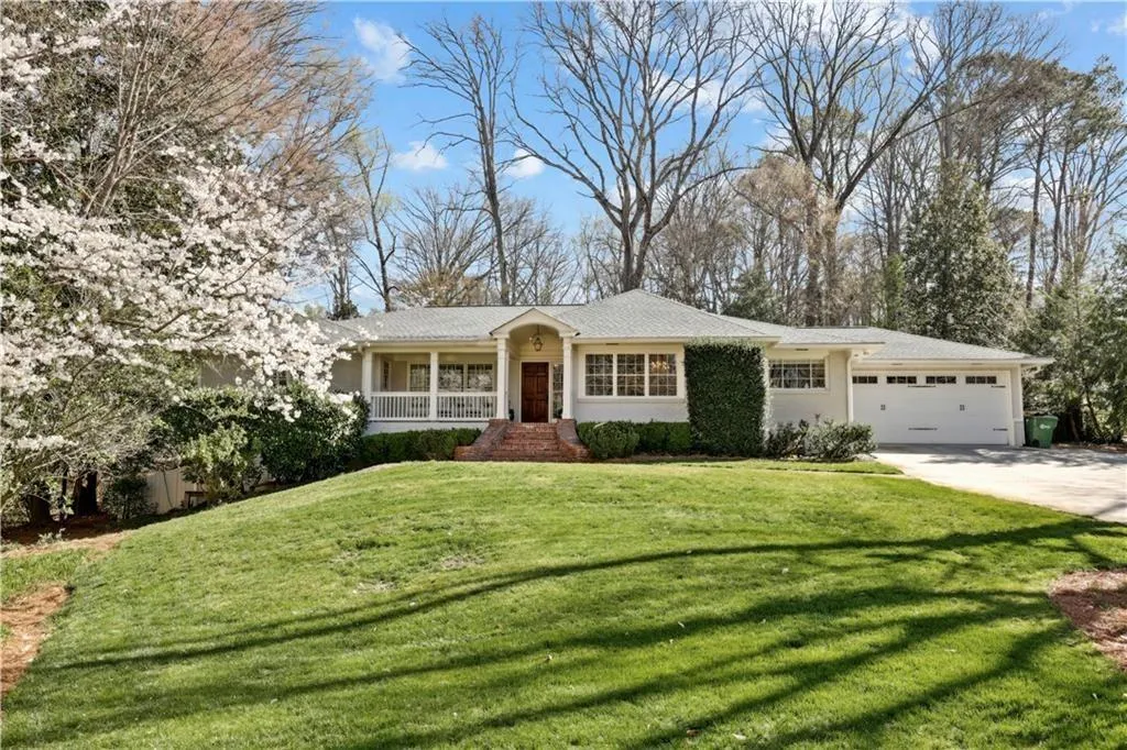 1299 W Wesley Road Nw, Atlanta, Georgia 30327, 5 Bedrooms Bedrooms, ,4 BathroomsBathrooms,Residential,For Sale,1299 W Wesley Road Nw,7564383