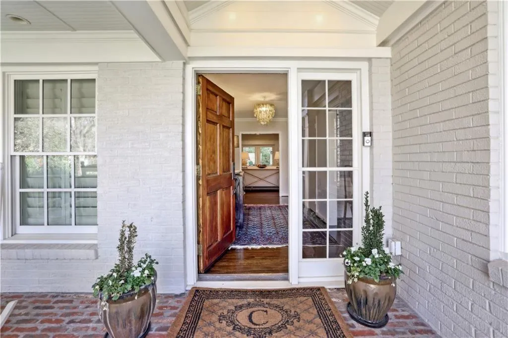 1299 W Wesley Road Nw, Atlanta, Georgia 30327, 5 Bedrooms Bedrooms, ,4 BathroomsBathrooms,Residential,For Sale,1299 W Wesley Road Nw,7564383