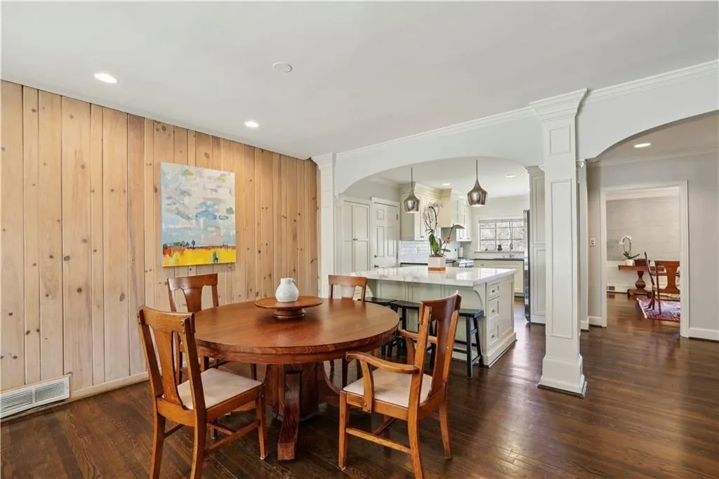 1299 W Wesley Road Nw, Atlanta, Georgia 30327, 5 Bedrooms Bedrooms, ,4 BathroomsBathrooms,Residential,For Sale,1299 W Wesley Road Nw,7564383