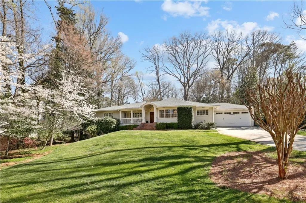 1299 W Wesley Road Nw, Atlanta, Georgia 30327, 5 Bedrooms Bedrooms, ,4 BathroomsBathrooms,Residential,For Sale,1299 W Wesley Road Nw,7564383