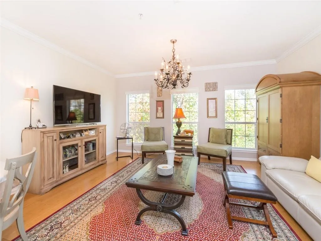 5641 Roswell Road Unit 306, Sandy Springs, Georgia 30342, 1 Bedroom Bedrooms, ,1 BathroomBathrooms,Residential,Sold,5641 Roswell Road Unit 306,5654181