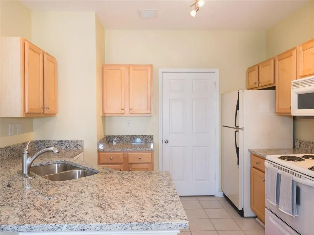 5641 Roswell Road Unit 306, Sandy Springs, Georgia 30342, 1 Bedroom Bedrooms, ,1 BathroomBathrooms,Residential,Sold,5641 Roswell Road Unit 306,5654181