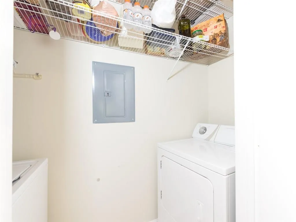 5641 Roswell Road Unit 306, Sandy Springs, Georgia 30342, 1 Bedroom Bedrooms, ,1 BathroomBathrooms,Residential,Sold,5641 Roswell Road Unit 306,5654181