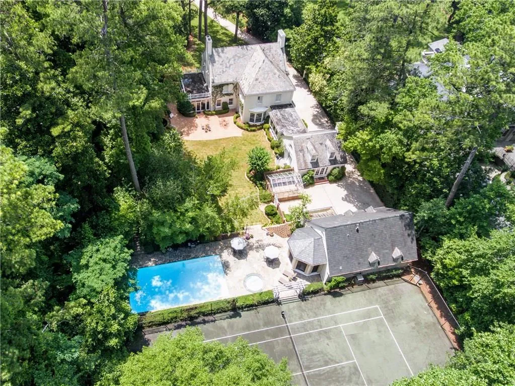 3461 Tuxedo Road Nw, Atlanta, Georgia 30305, 4 Bedrooms Bedrooms, ,5 BathroomsBathrooms,Residential,Sold,3461 Tuxedo Road Nw,5865646