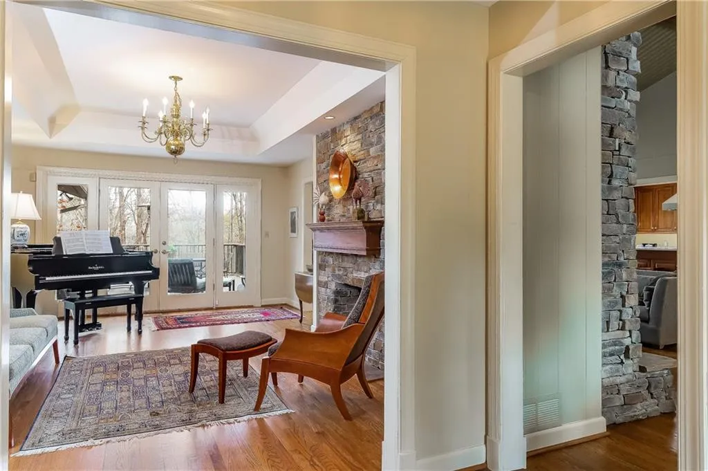 860 Edgewater Drive, Sandy Springs, Georgia 30328, 5 Bedrooms Bedrooms, ,3 BathroomsBathrooms,Residential,Sold,860 Edgewater Drive,6119182