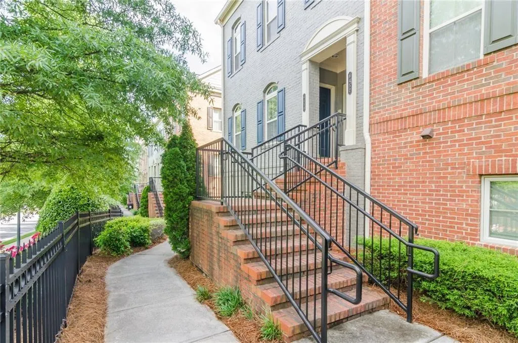 6452 Chariot Street Unit 12, Sandy Springs, Georgia 30328, 2 Bedrooms Bedrooms, ,2 BathroomsBathrooms,Residential,Sold,6452 Chariot Street Unit 12,6026933