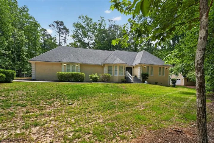 185 Courtland Drive, Fayetteville, Georgia 30215