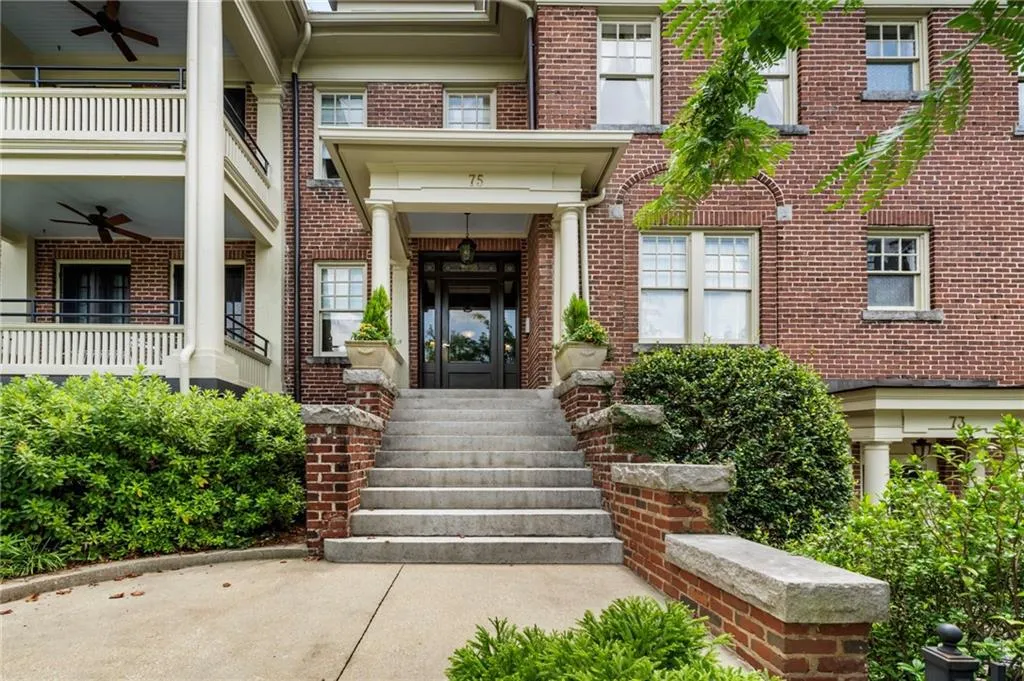 75 17th Street Ne Unit 8, Atlanta, Georgia 30309, 2 Bedrooms Bedrooms, ,2 BathroomsBathrooms,Residential,For Sale,75 17th Street Ne Unit 8,7624834