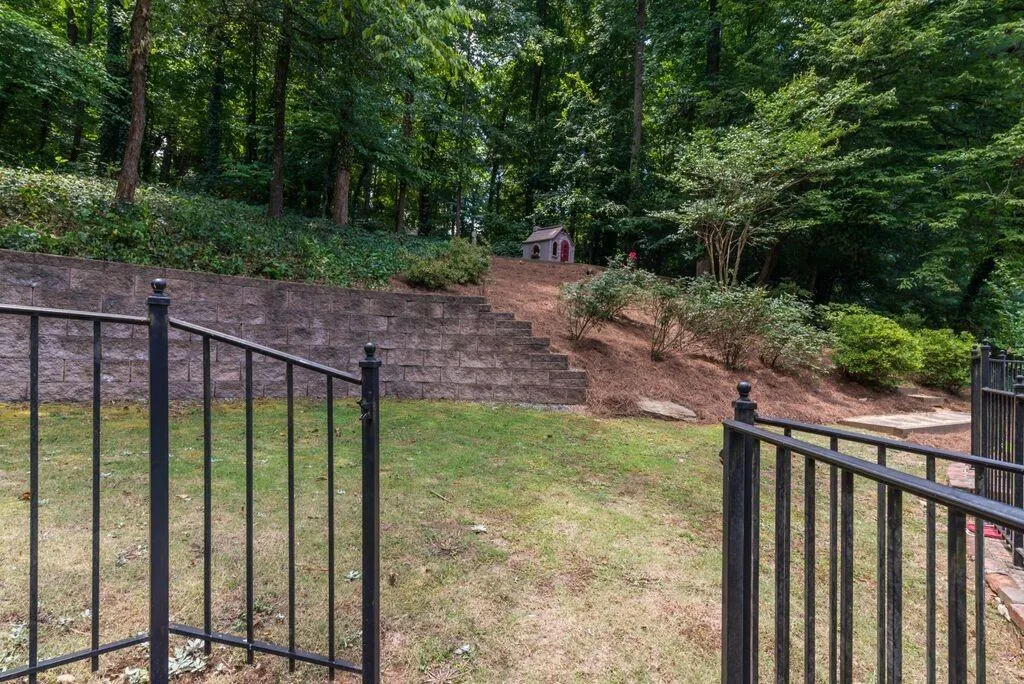 845 Starlight Drive, Atlanta, Georgia 30342, 4 Bedrooms Bedrooms, ,3 BathroomsBathrooms,Residential,Sold,845 Starlight Drive,5760707