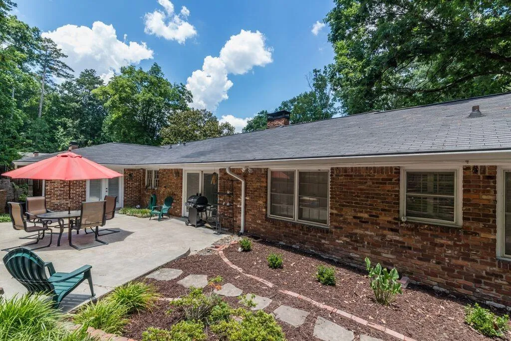 845 Starlight Drive, Atlanta, Georgia 30342, 4 Bedrooms Bedrooms, ,3 BathroomsBathrooms,Residential,Sold,845 Starlight Drive,5760707