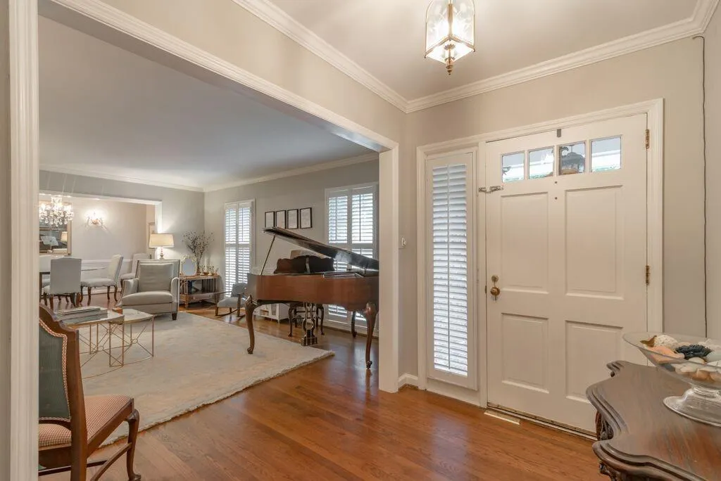 845 Starlight Drive, Atlanta, Georgia 30342, 4 Bedrooms Bedrooms, ,3 BathroomsBathrooms,Residential,Sold,845 Starlight Drive,5760707