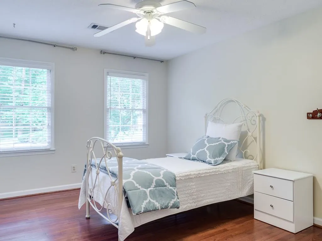 305 Skyridge Drive, Atlanta, Georgia 30350, 4 Bedrooms Bedrooms, ,3 BathroomsBathrooms,Residential,Sold,305 Skyridge Drive,5683173