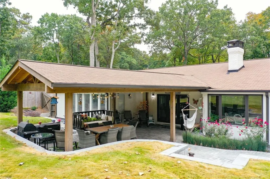 7270 Northgreen Drive, Sandy Springs, Georgia 30328, 4 Bedrooms Bedrooms, ,2 BathroomsBathrooms,Residential,Sold,7270 Northgreen Drive,7168765