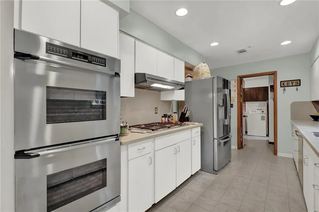 7270 Northgreen Drive, Sandy Springs, Georgia 30328, 4 Bedrooms Bedrooms, ,2 BathroomsBathrooms,Residential,Sold,7270 Northgreen Drive,7168765