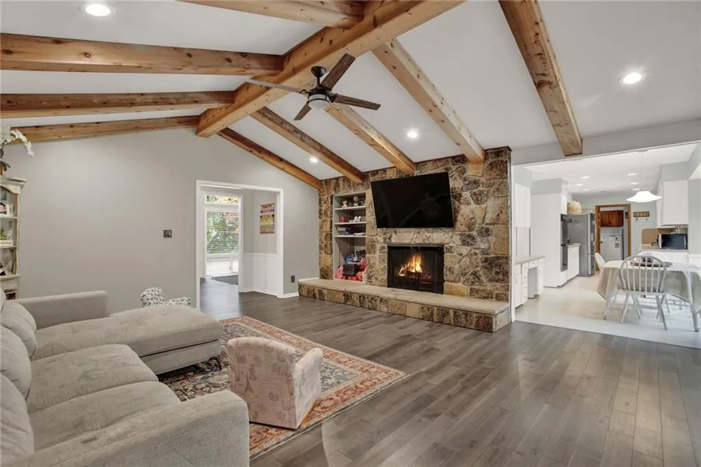 7270 Northgreen Drive, Sandy Springs, Georgia 30328, 4 Bedrooms Bedrooms, ,2 BathroomsBathrooms,Residential,Sold,7270 Northgreen Drive,7168765